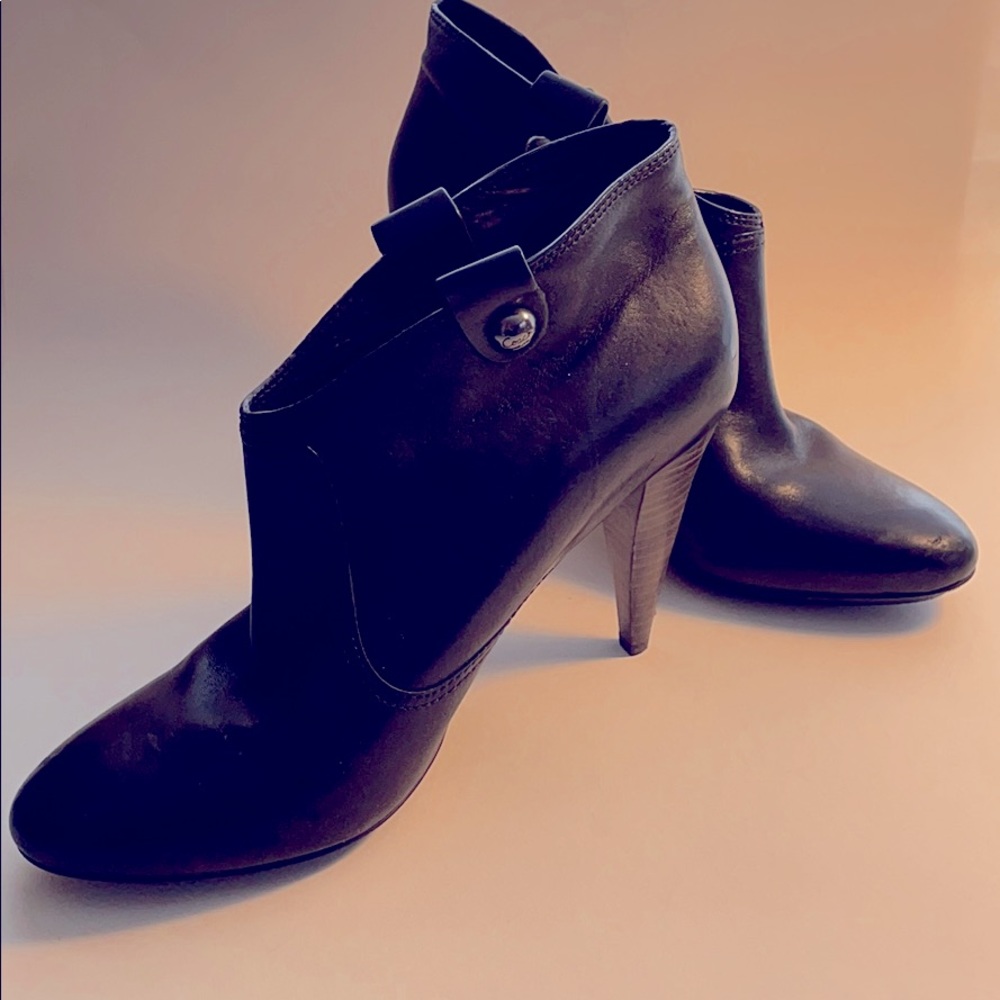 Coach Aliza leather low boot-black size 9.5